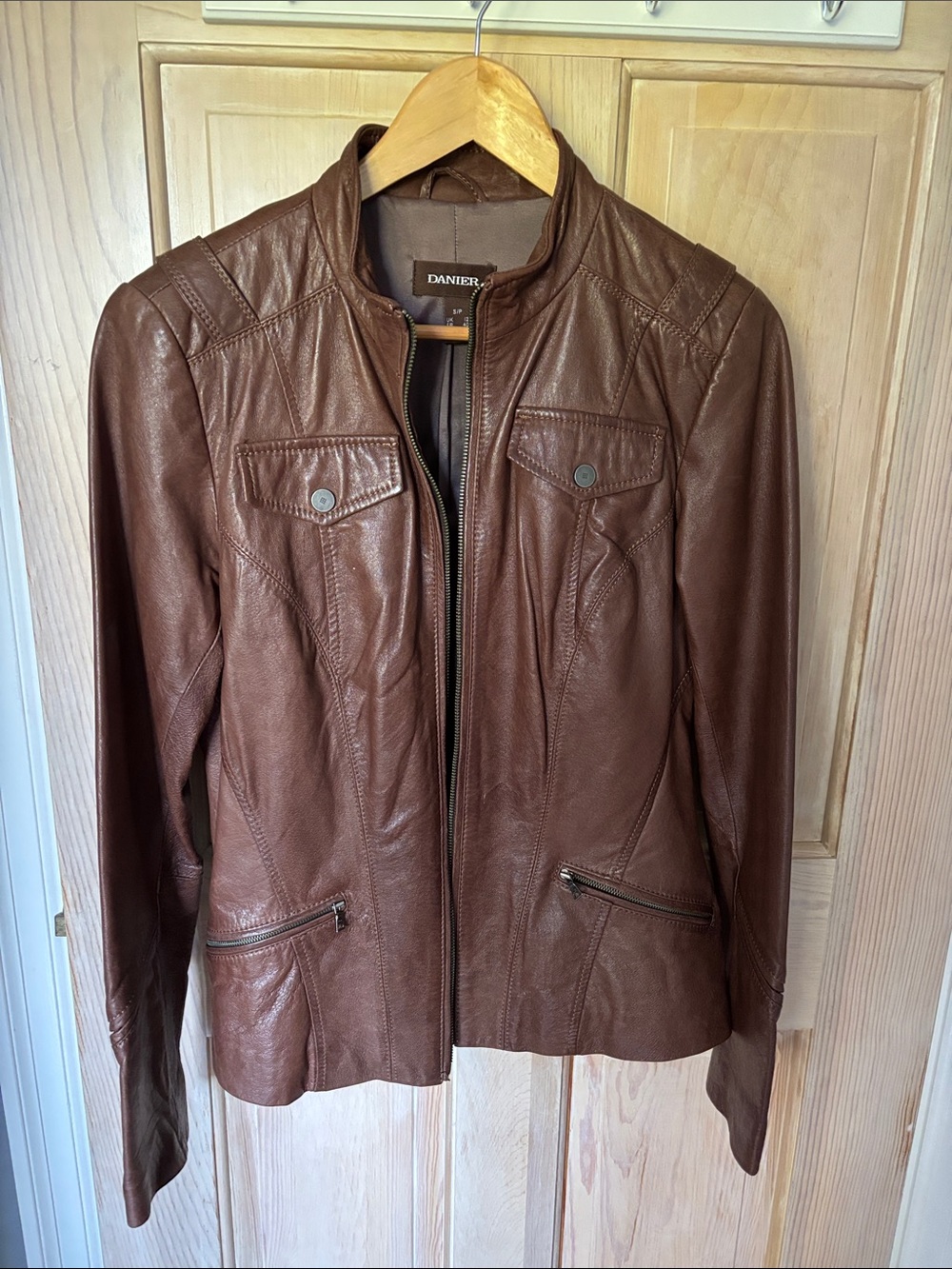 Danier Women's Chestnut Brown Leather Zip-Up Jacket
